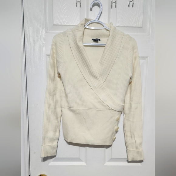 Ribbed V-neck sweater - Picture 1 of 3